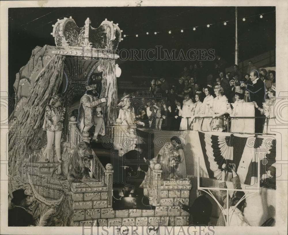 1963 Carnival Parade - Historic Images