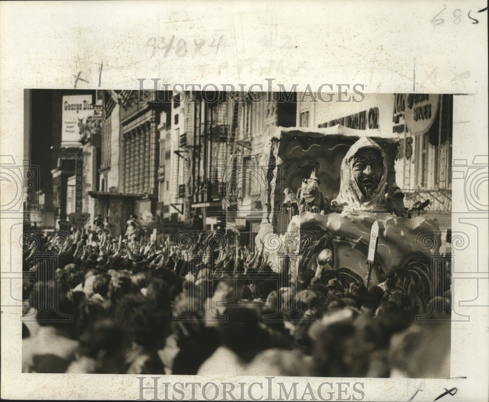 1978 Carnival Parade - Historic Images