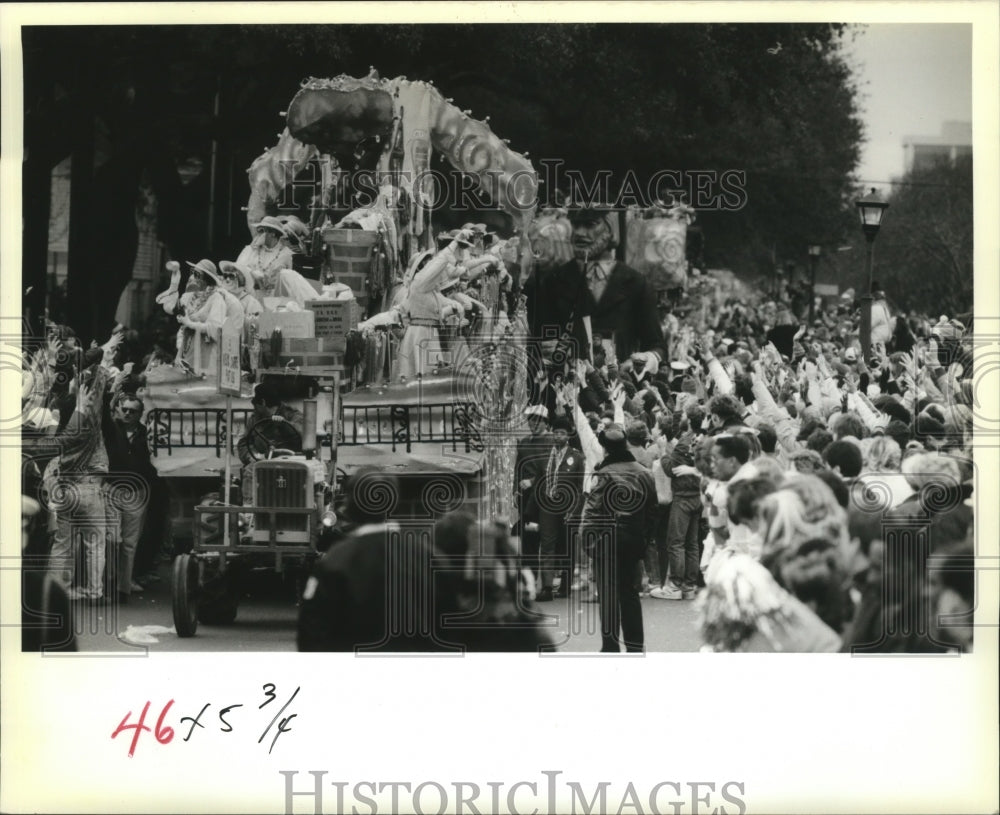 1989 Carnival Parade - Historic Images