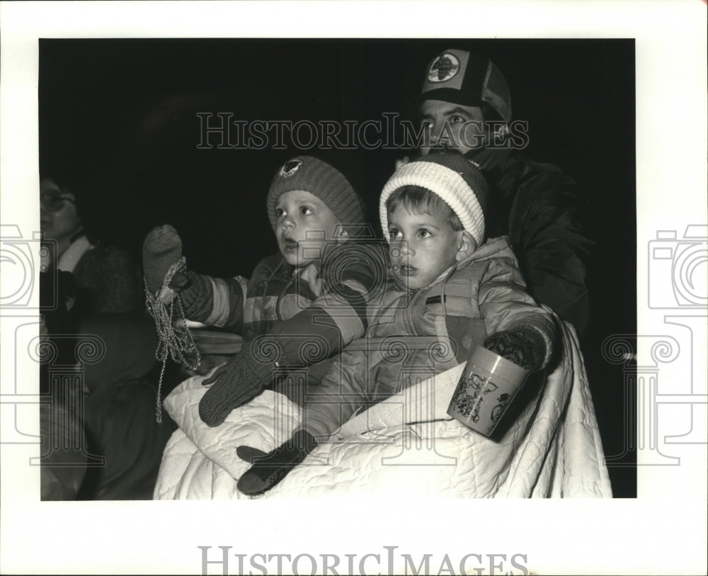 1989 Carnival Parade - Historic Images