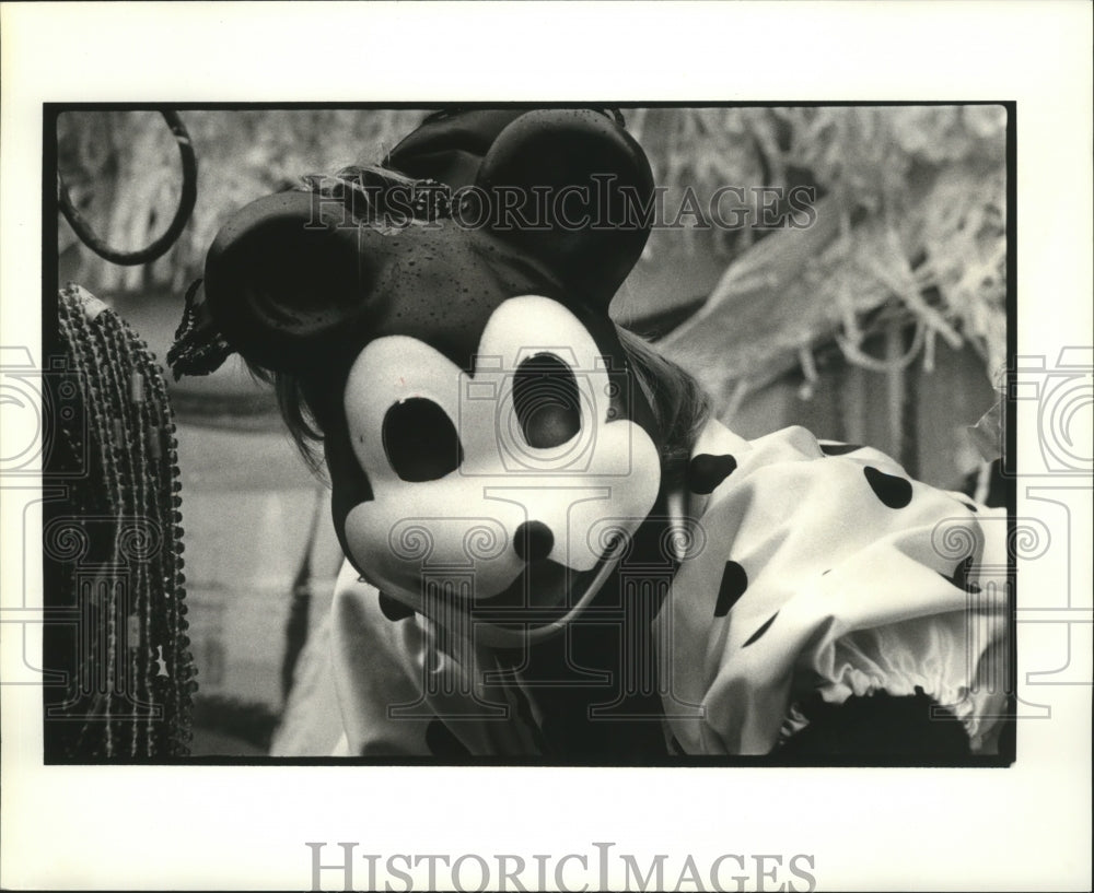 1980 Carnival Parade - Historic Images