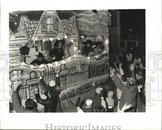 1989 All Women Float in the Krewe of Isis Parade at Mardi Gras - Historic Images