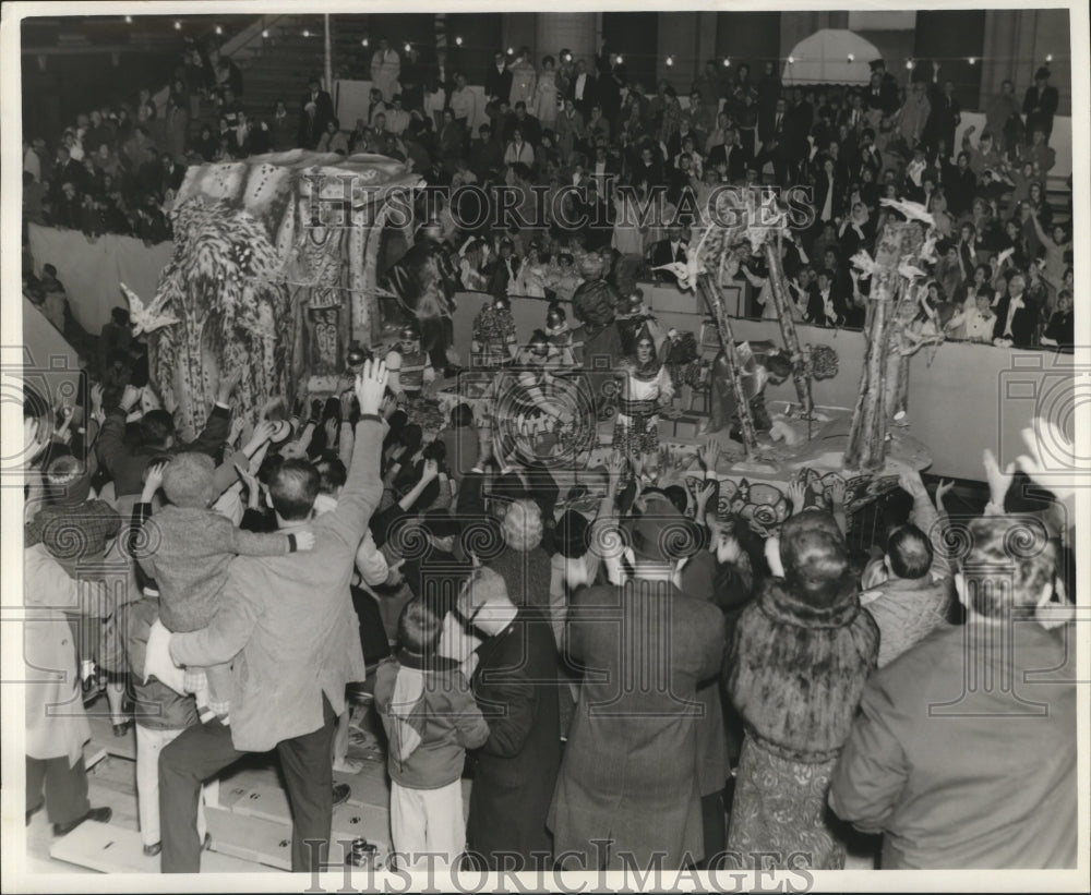 1969 Carnival Parade - Historic Images