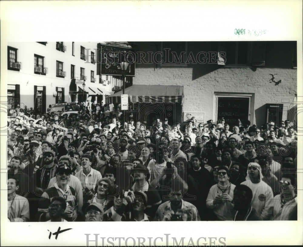 1990 Spectators of the Krewe of Diana Parade Mardi Gras, New Orleans - Historic Images