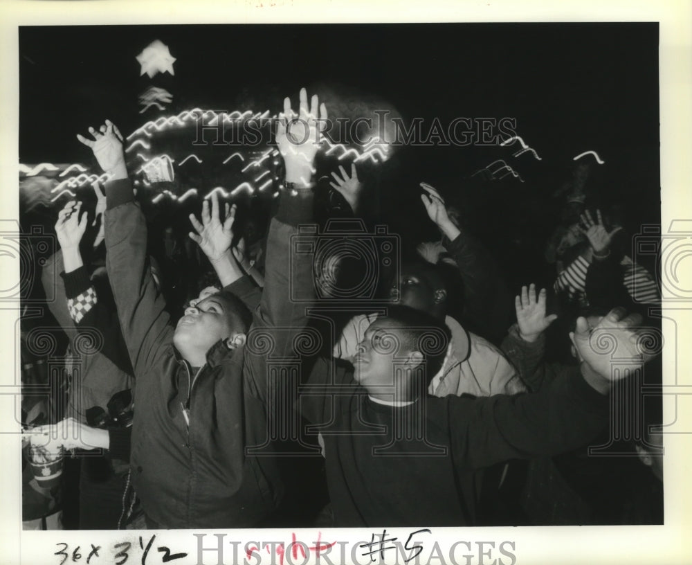 1990 Carnival Parade - Historic Images