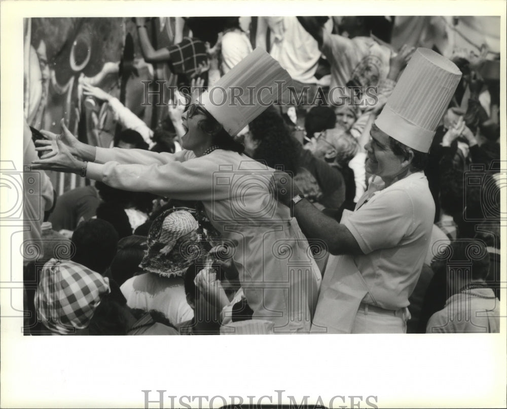 1990 Carnival Parade - Historic Images