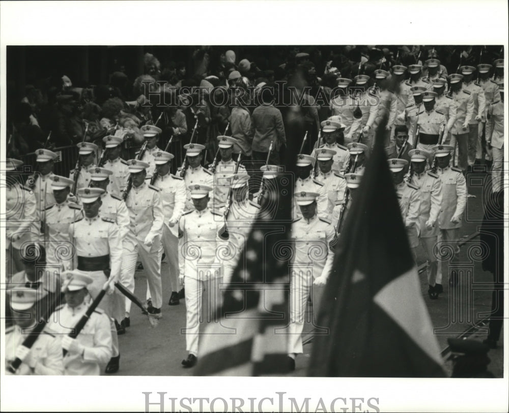 1986 Press Photo Carnival Parade- Military Marching Unit in parade. - noca03583 - Historic Images