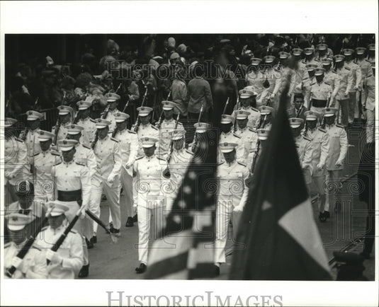 1986 Press Photo Carnival Parade- Military Marching Unit in parade. - noca03583 - Historic Images