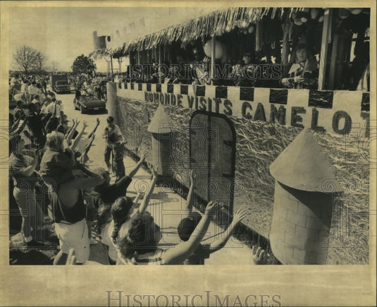 1992 Carnival Parade - Historic Images