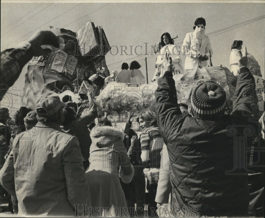 1978 Carnival Parade - Historic Images