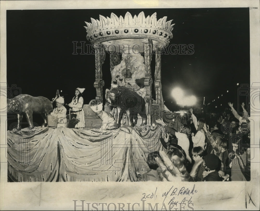 1974 Queen Juno V Leads Pageant to Close out day of Parades - Historic Images