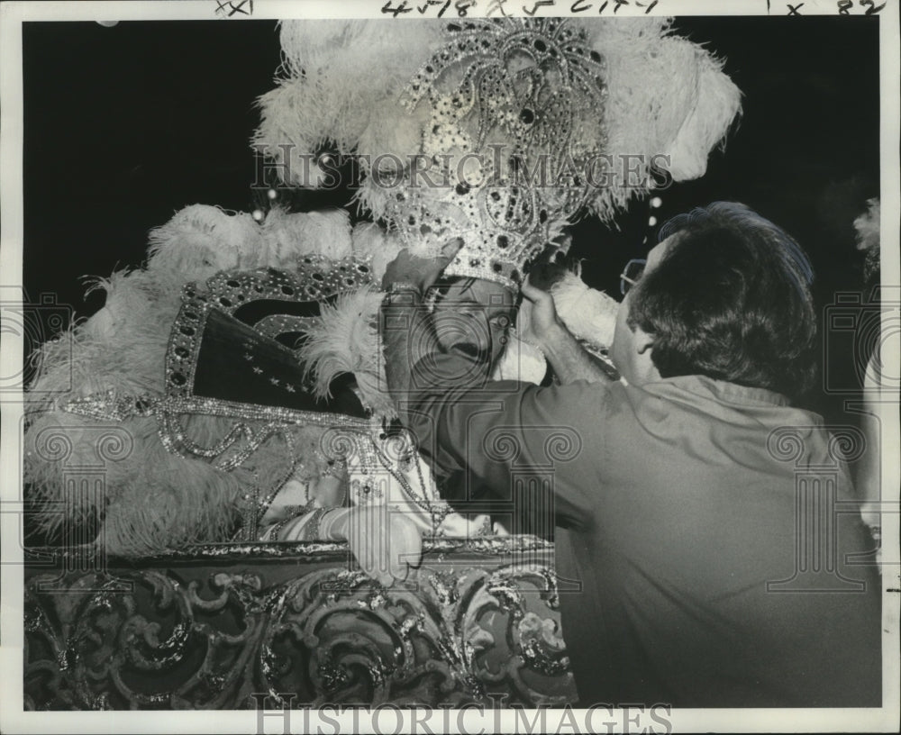 1976 Carnival Parade - Historic Images