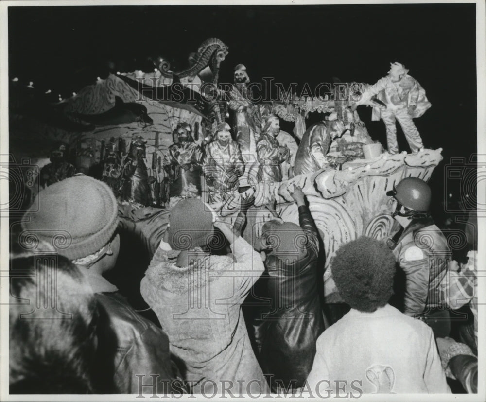 1978 Masked Members on Jupiter Carnival Parade Float Mardi Gras - Historic Images