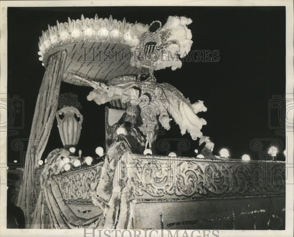 1972 Press Photo Mardi Gras-Jupiter King on Throne of Carnival Parade Float - Historic Images