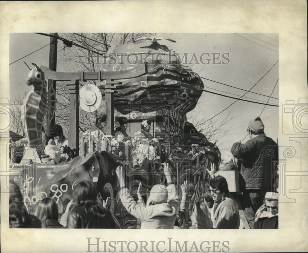 1978 Krewe of Isis Parade Float at Mardi Gras  - Historic Images