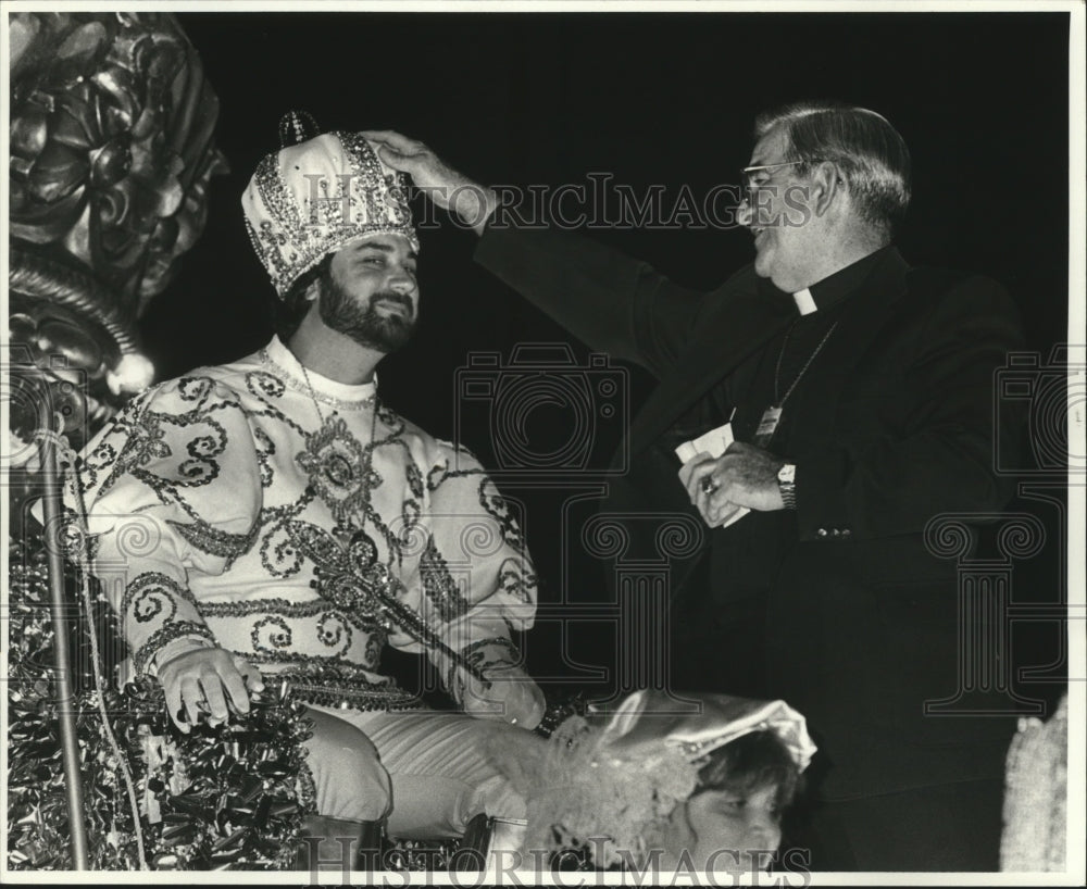 1986 Michael Keith Meyers King of Krewe of Hercules with Chaplain - Historic Images