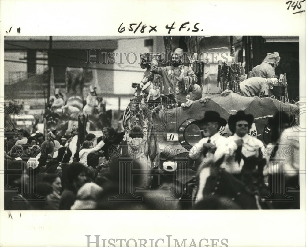 1979 Krewe of Choctaw Carnival Float Moving Through Crowd - Historic Images