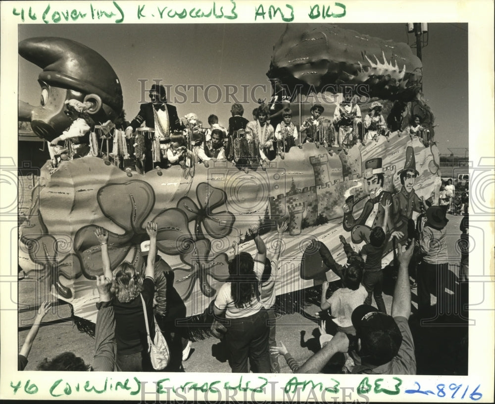 1997 Mardi Gras Little Rascals Parade Irish Themed Kids Float - Historic Images