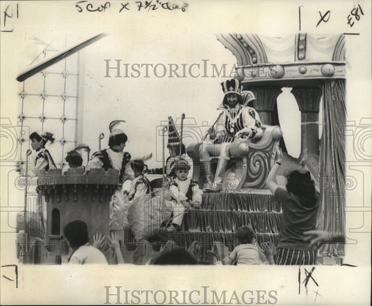 1973 King Grela, Arthur Lawson Leads Krewe of Grela Carnival Parade - Historic Images