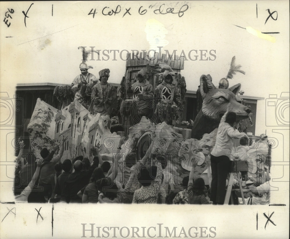 1973 Krewe of Grela Floats Depicts Canterbury Tales at Mardi Gras - Historic Images