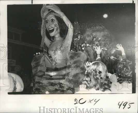 1973 Carnival Parade - Historic Images
