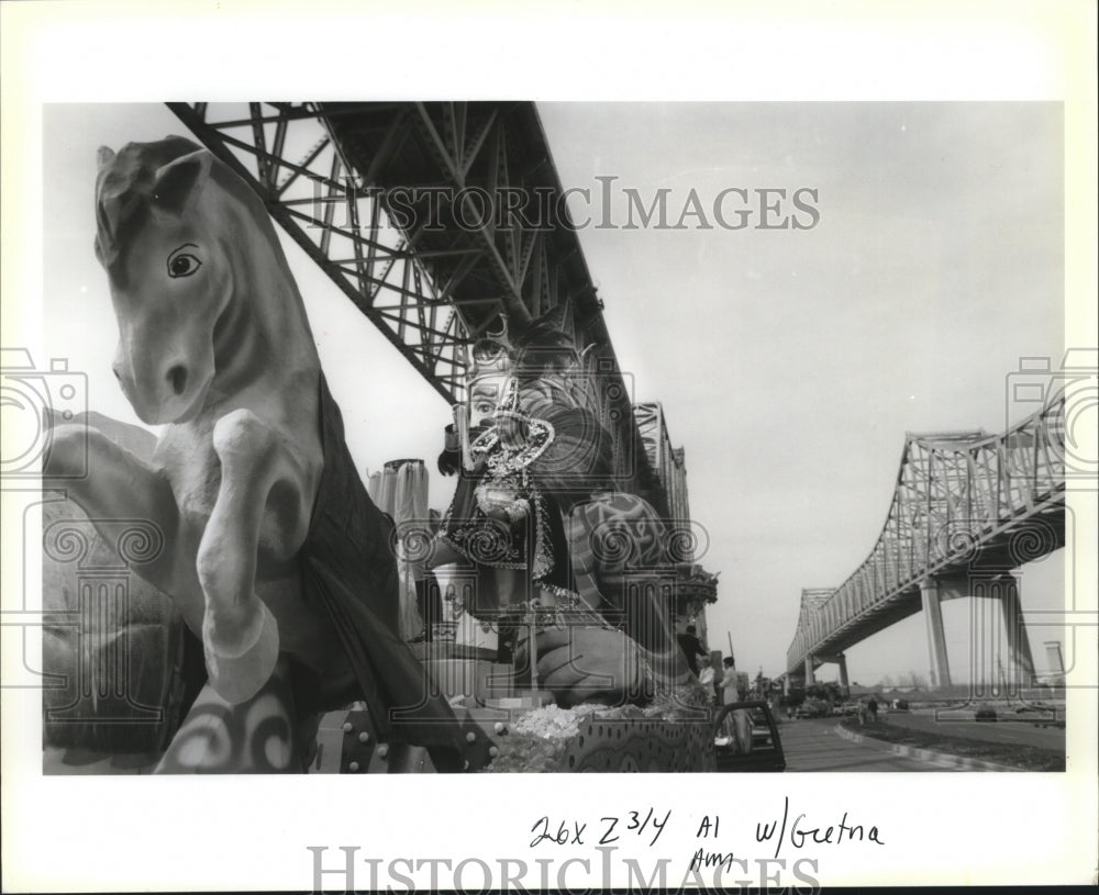 1993 Carnival Parade - Historic Images