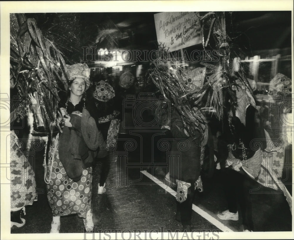 1995 Carnival Parade - Historic Images