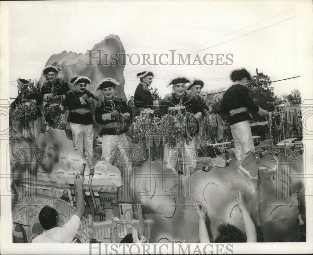 1973 Press Photo Carnival Parade- Float in Arabi Parade - noca03884 - Historic Images