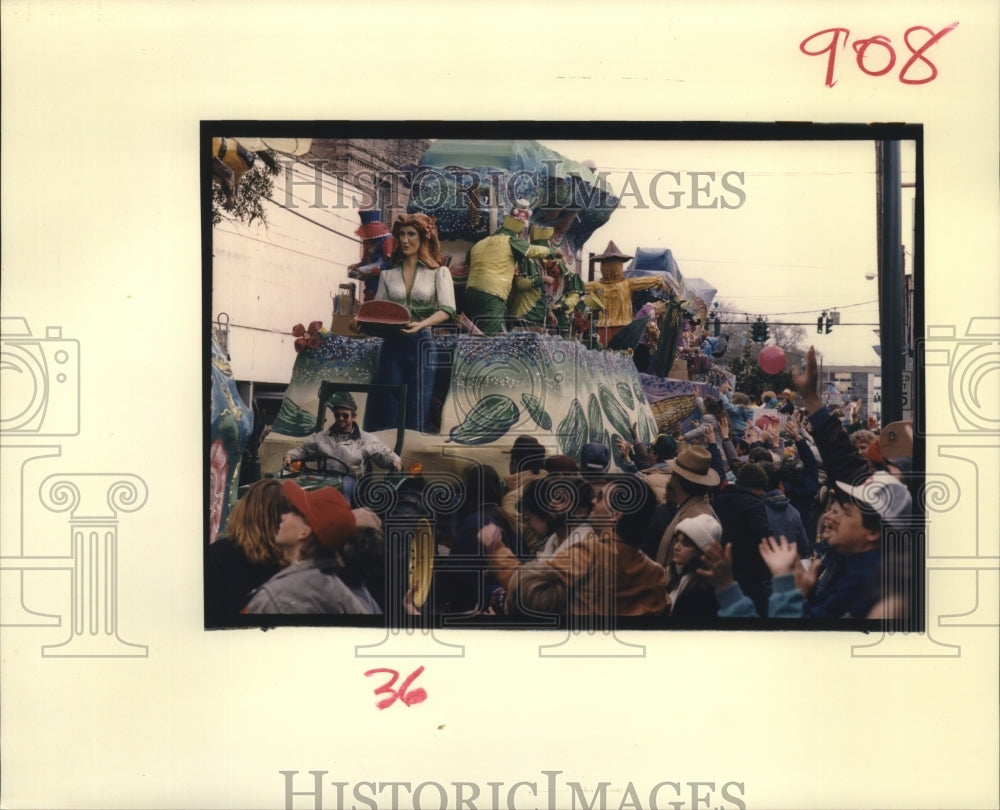 1989 Carnival Parade - Historic Images