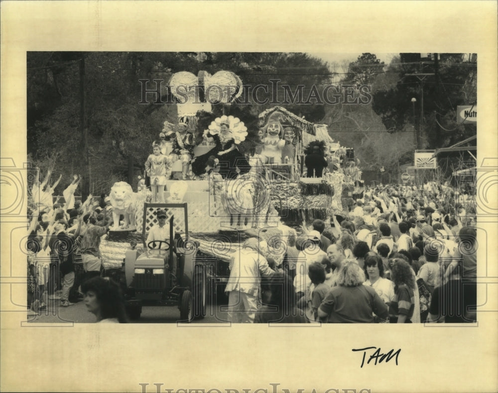 1992 Covington Lions Club Parades at Mardi Gras in New Orleans - Historic Images