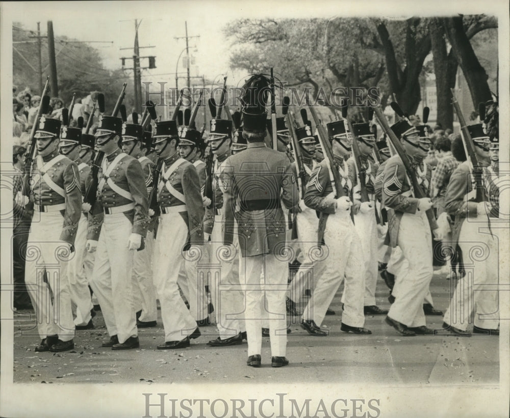 1977 Marching Unit Mardi Grnew Orleans Parade  - Historic Images