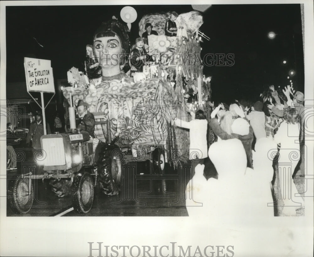 1978 Evolution Of America Float Hercules Parade Tractor Mardi Gras - Historic Images