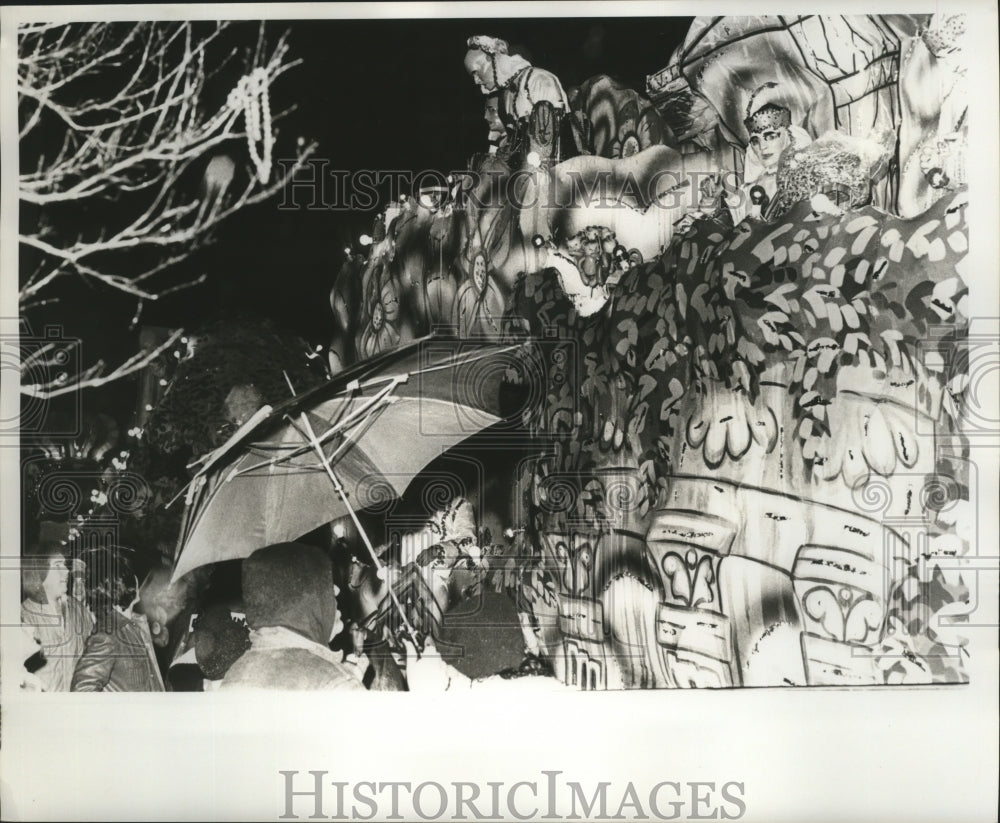 1978 Mardi Gras Hercules Parade Umbrellas Out For Rain  - Historic Images