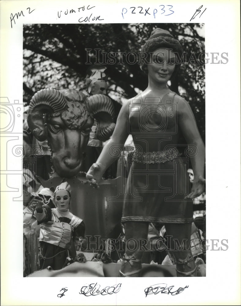 1993 Carnival Parade - Historic Images