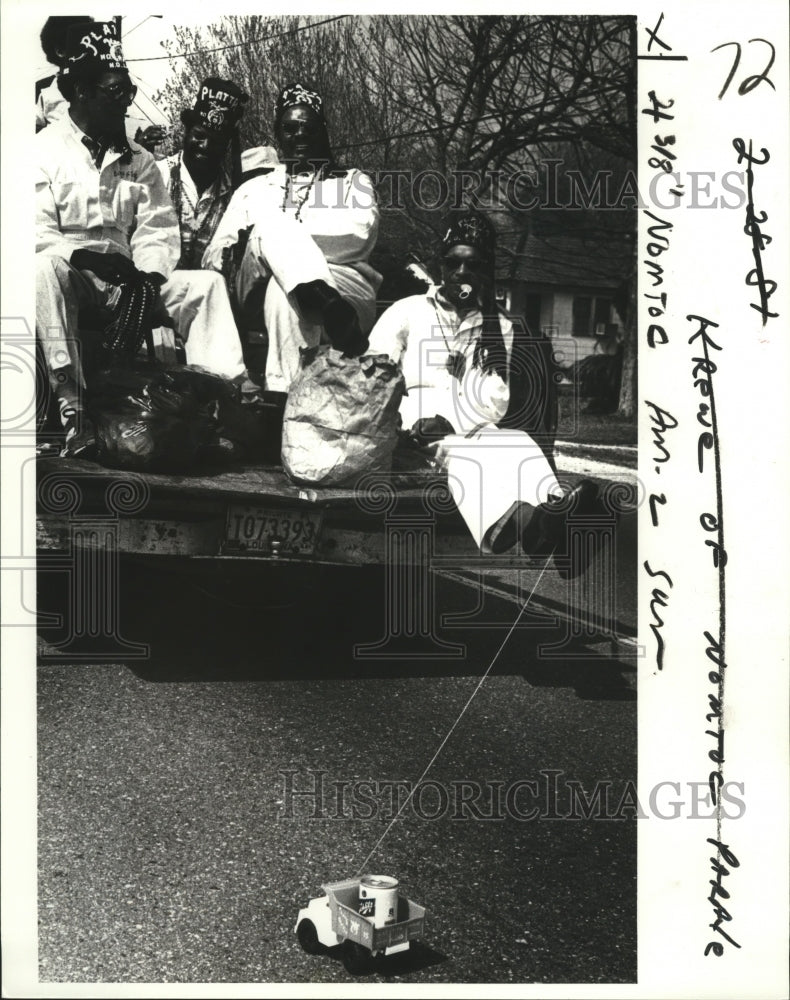 1981 Carnival Parade - Historic Images