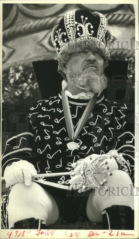 King NOMTOC XV, Louis F. Gilbert at Saturday's parade in Algiers. - Historic Images