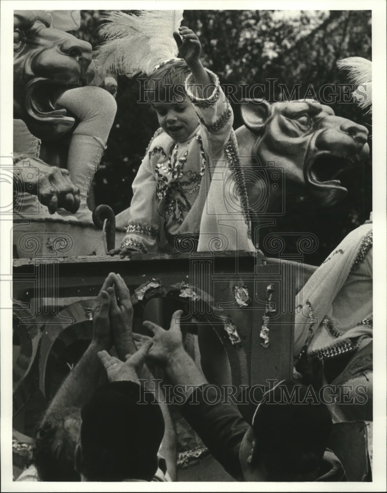 1984 Carnival Parade - Historic Images