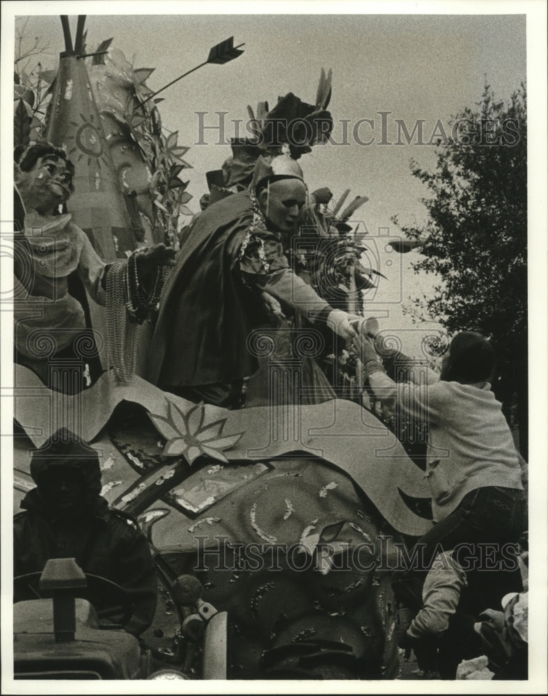 1984 Carnival Parade - Historic Images