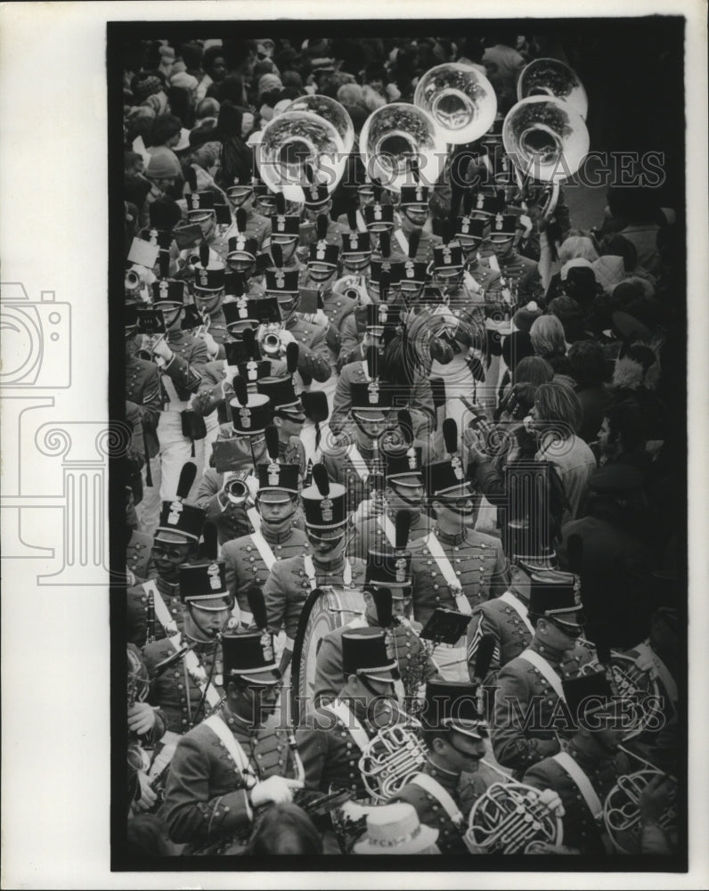 1978 Carnival Parade - Historic Images