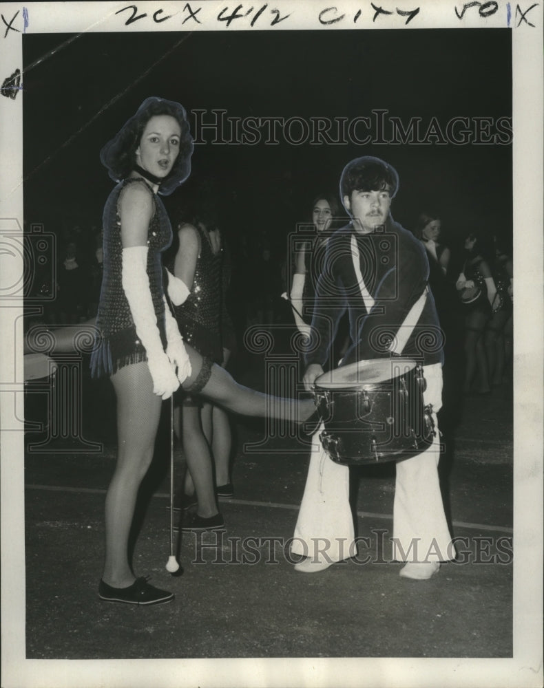 1974 Carnival Parade - Historic Images