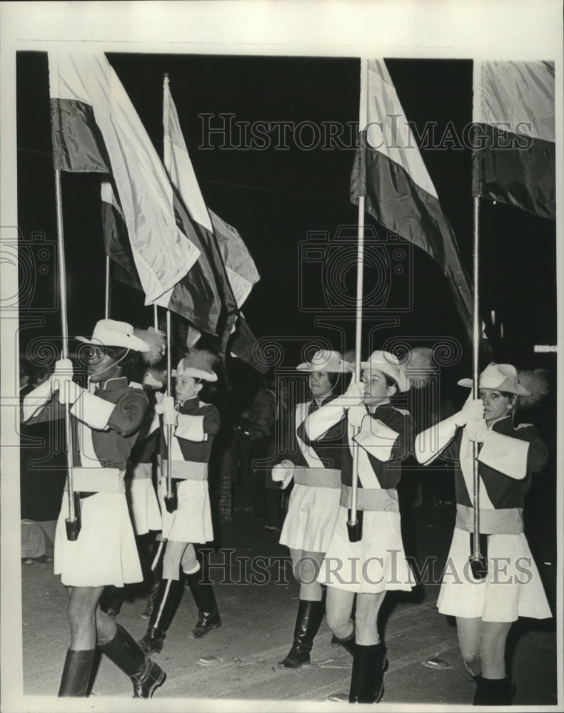 1975 Carnival Parade - Historic Images