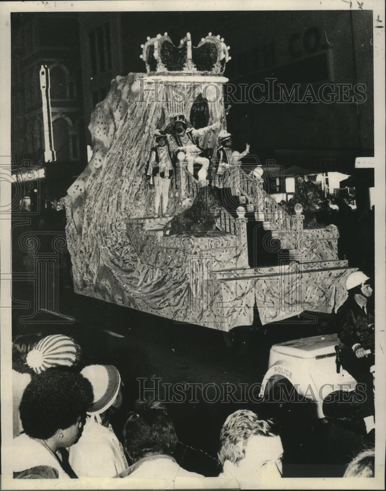 1972 King Hermes Rides in Krewe of Hermes Parade at Mardi Gras - Historic Images