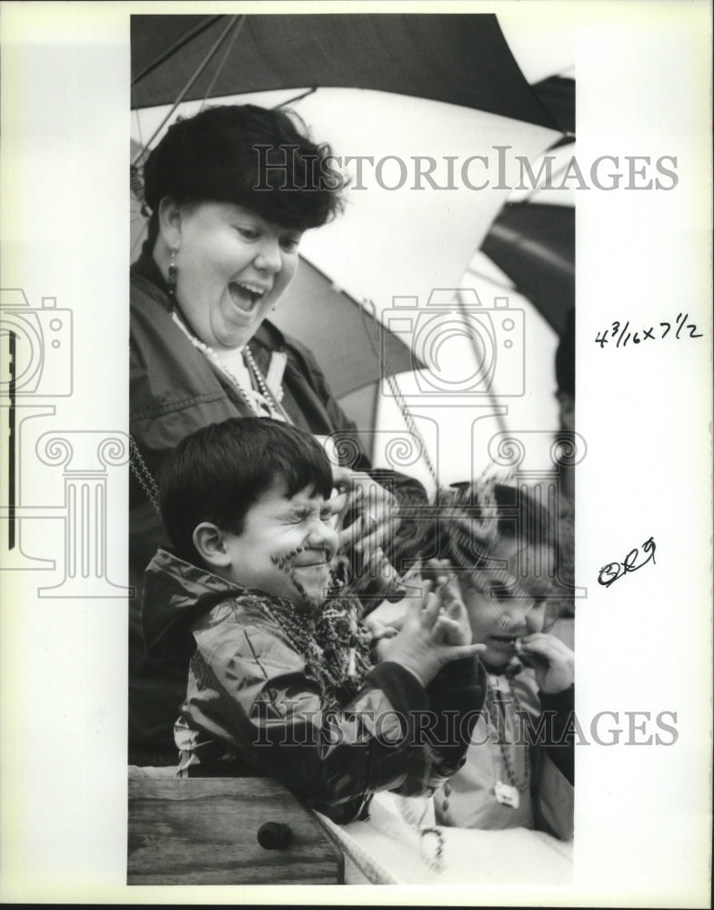 1990 Carnival Parade - Historic Images