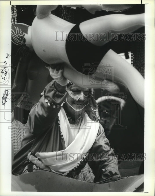 1991 Carnival Parade - Historic Images
