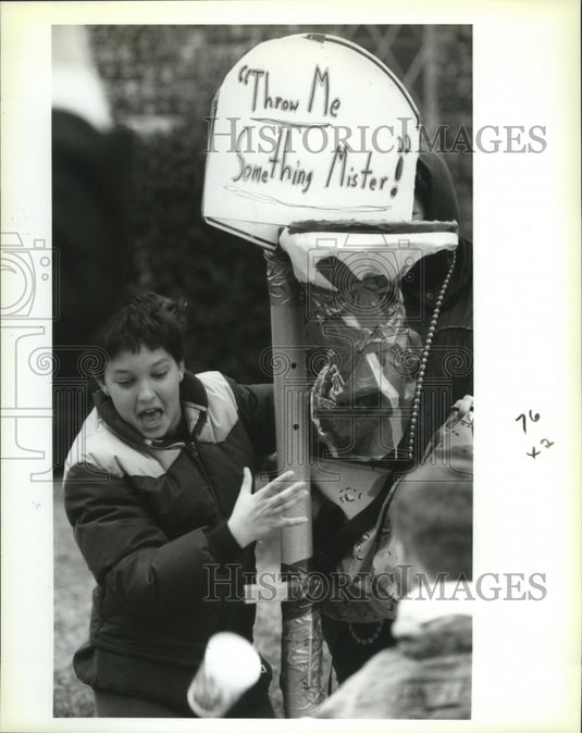 1994 Carnival Parade - Historic Images