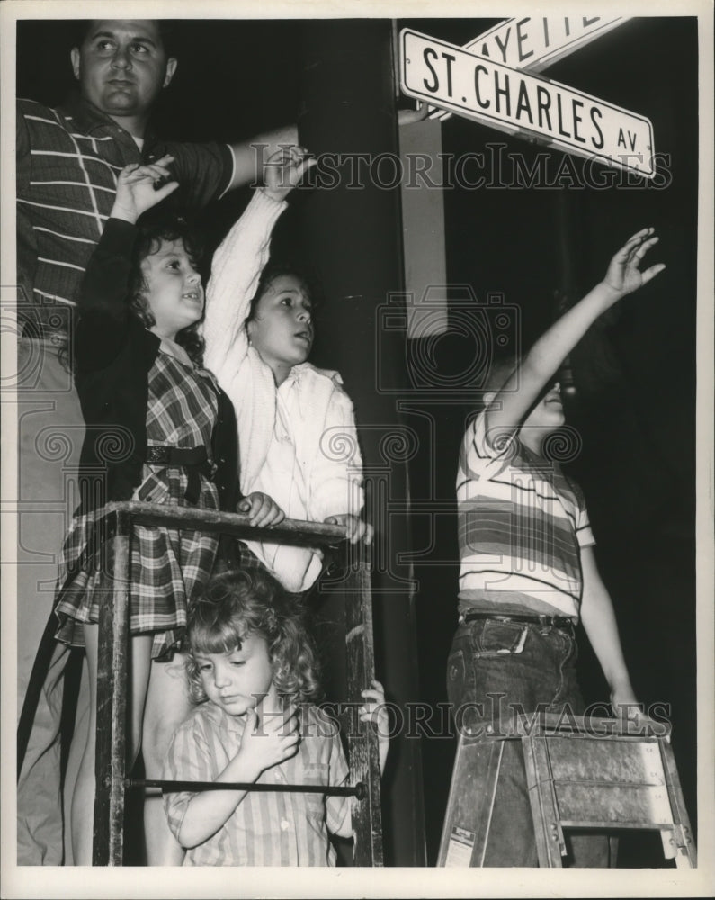 1962 Carnival Parade - Historic Images