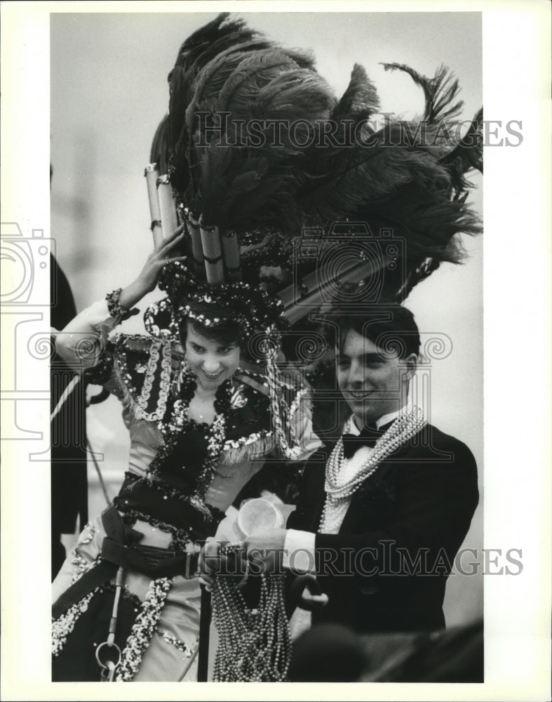 1990 Carnival Parade - Historic Images