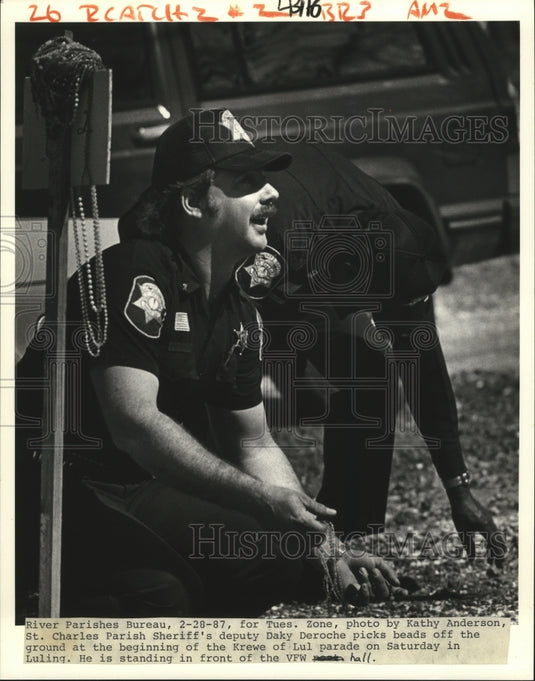 1987 Carnival Parade - Historic Images