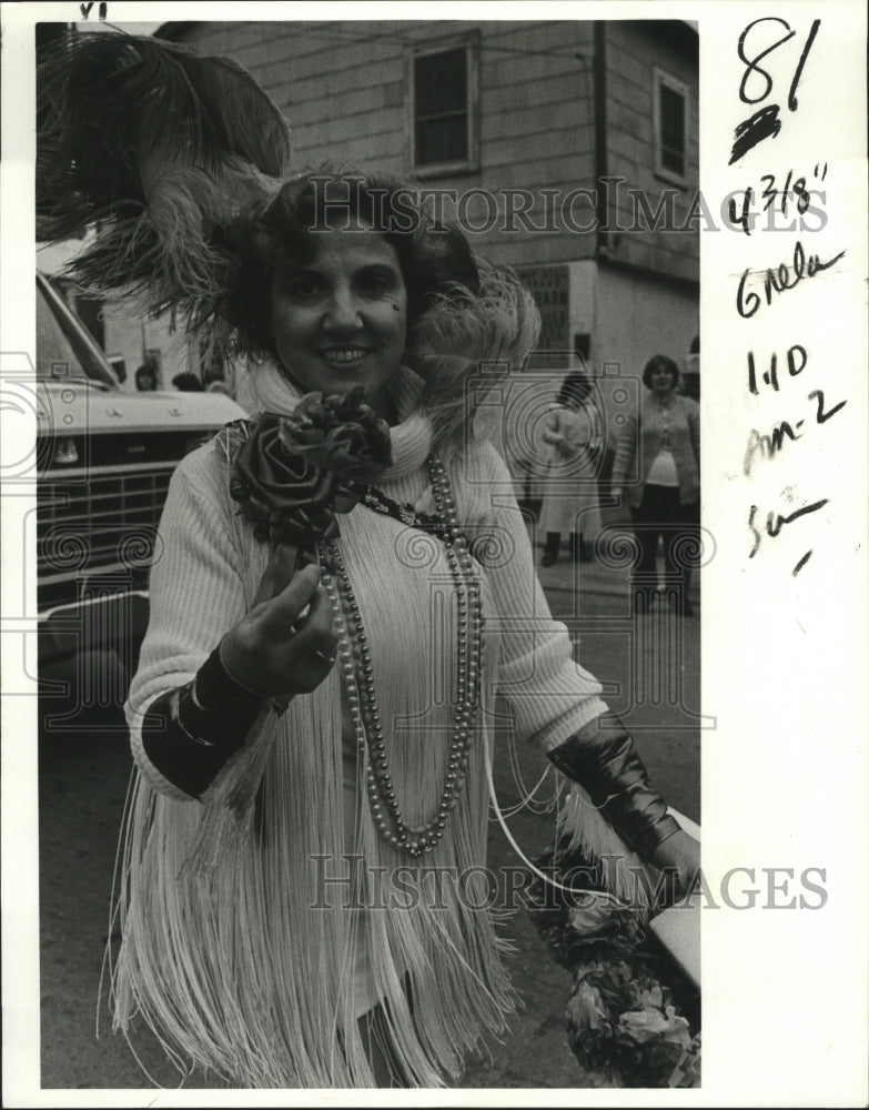 1983 Carnival Parade - Historic Images