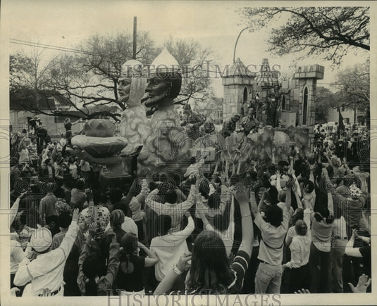 1973 Crowd Reaches for Rex Parade Float, Mardi Gras, New Orleans - Historic Images